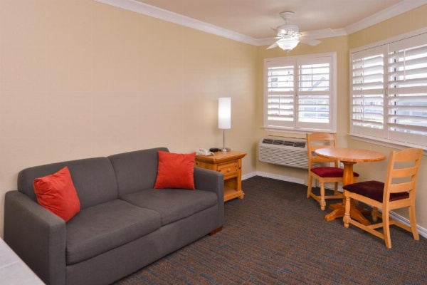 Cayucos Beach Inn image 17